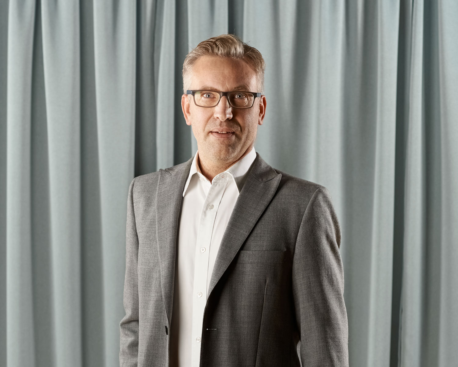 Martin Folkar, Ekonomiansvarig